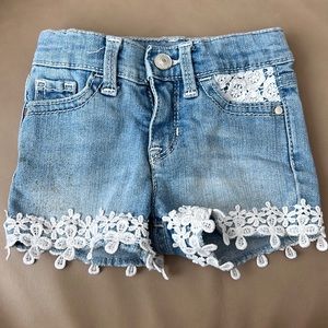 Wonder Nation denim shorts, with lace details, excellent condition, 18 months